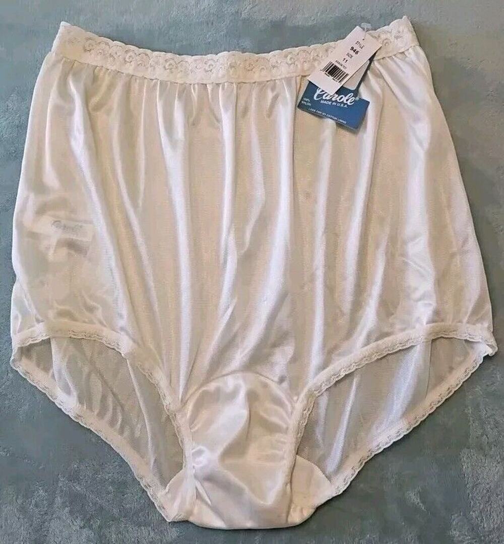 NOS NEW Vintage CAROLE Size 11 Lace Trim Beige Nylon Hi Cut Granny Panties